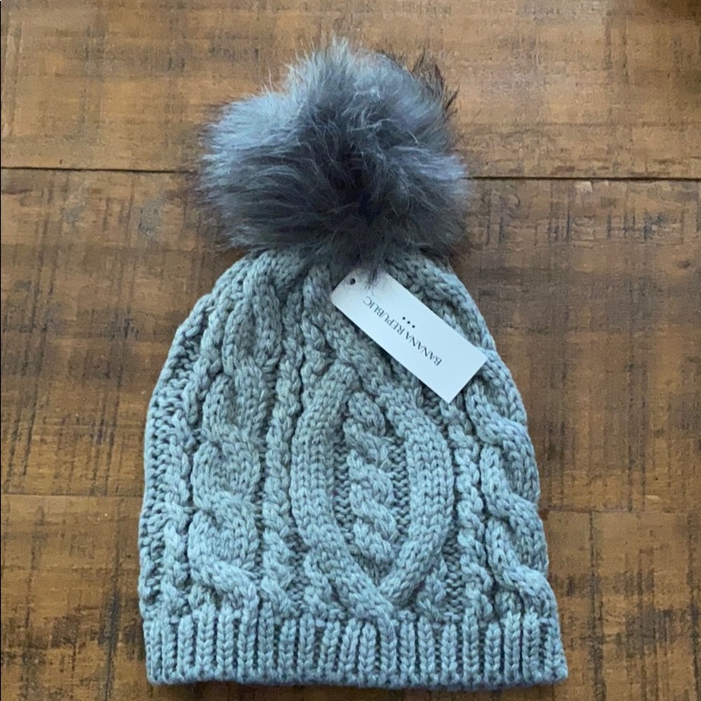 Banana Republic Gray Cable Knit Hat with Pom Pom - Picture 2 of 5